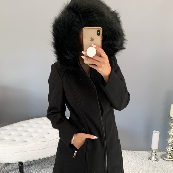 WINTER in Black - Picture 3 of 4